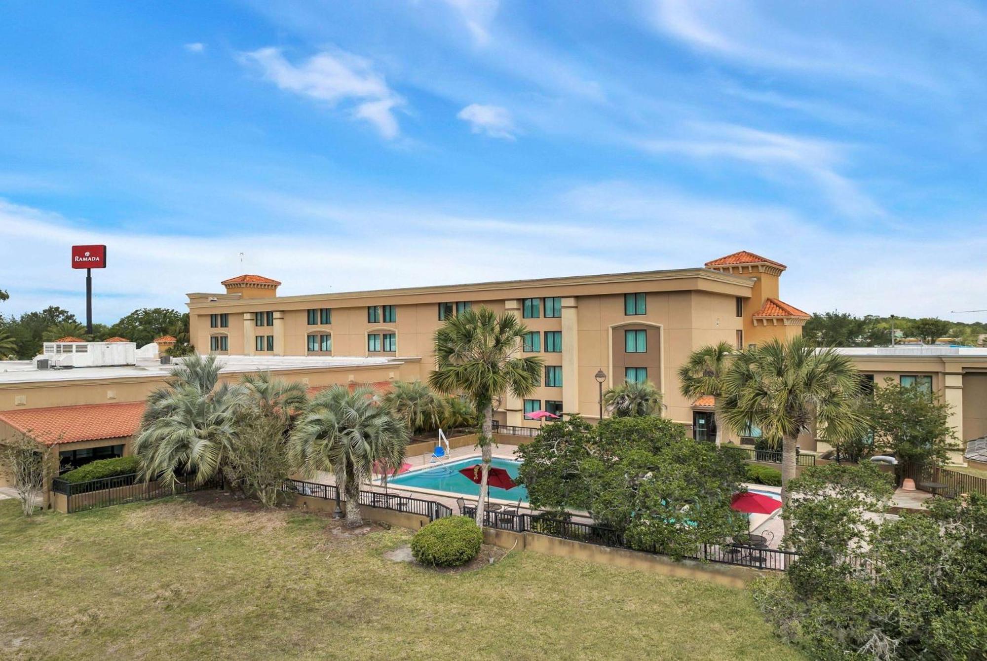 Ramada By Wyndham Jacksonville I-95 By Butler Blvd Екстер'єр фото