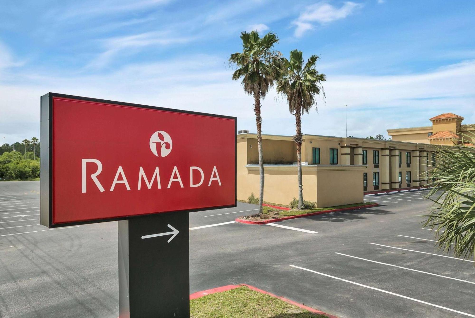 Ramada By Wyndham Jacksonville I-95 By Butler Blvd Екстер'єр фото